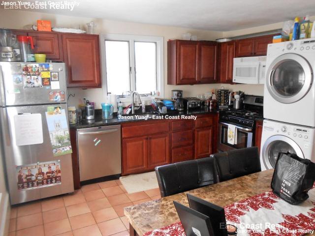 4 Bedroom 3 Bath In Brookline MA 02446 for Rent