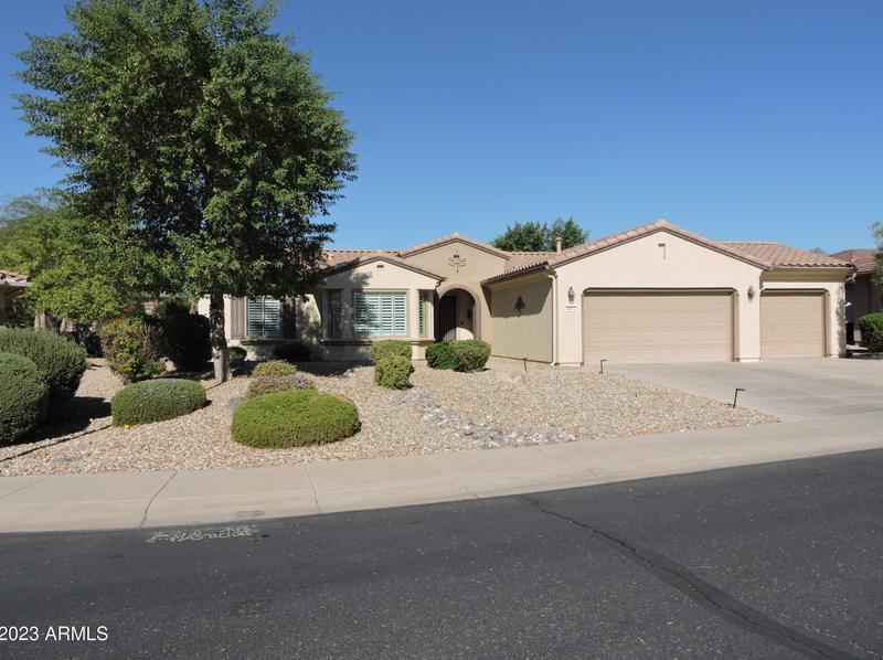 20012 N Leighton Hall Ln, Surprise, AZ 85387 - MLS 6625446 for Sale