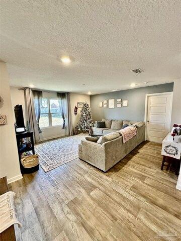 Home For Rent In Cantonment, Florida