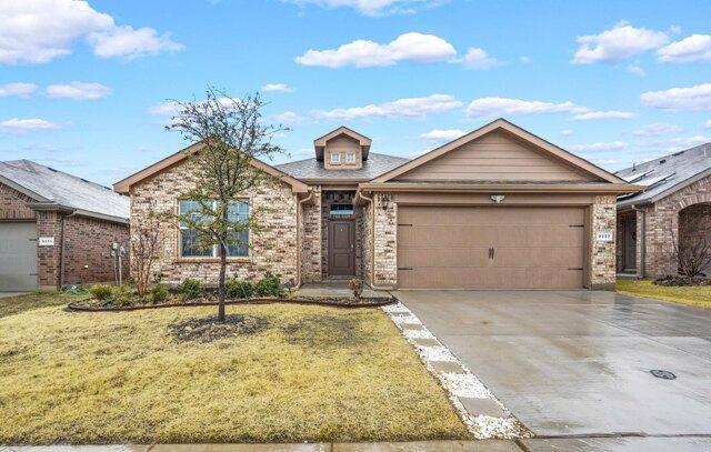 4 Bedroom 2 Bath In Fort Worth TX 76131 for Rent