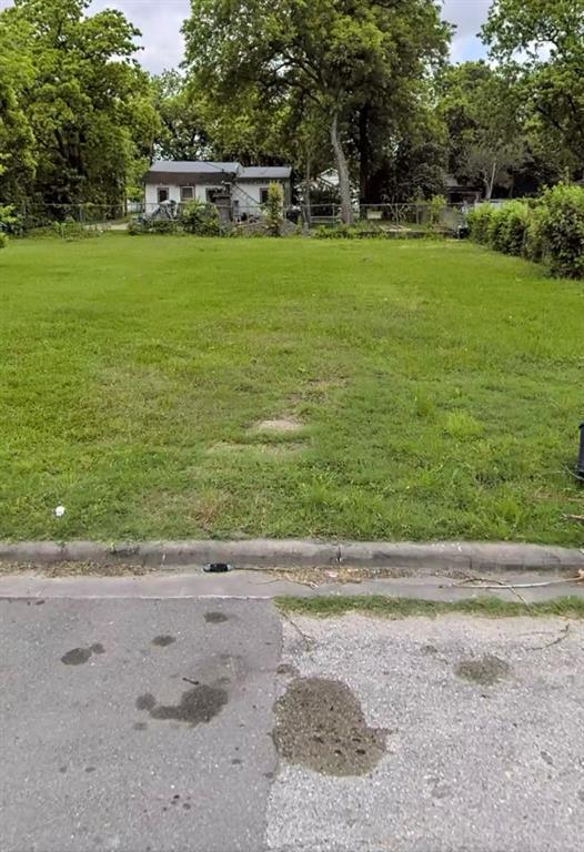1313 E 34th St, Houston, TX 77022 for Sale
