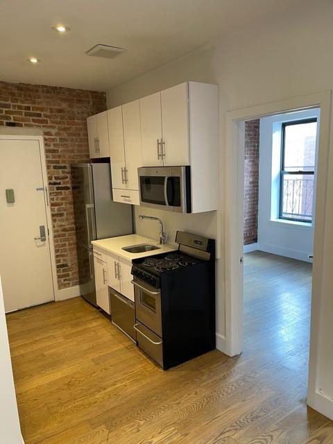 3 Bedroom 1 Bath In Manhattan NY 10002 for Rent