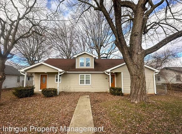 824 Walnut St Greenfield, IN 46140 - Home For Rent