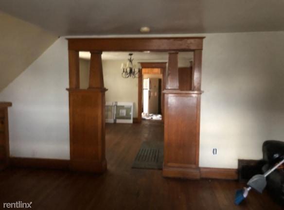 407 Norwood Ave unit 407 New Castle, PA 16105 - Home For Rent