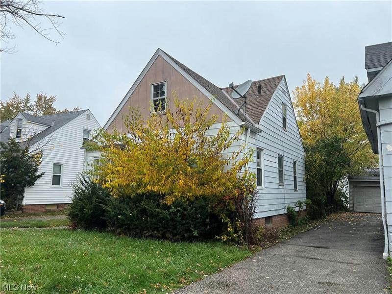 10621 VERNON AVE, Garfield Heights, OH 44125 Single Family Residence For Sale  MLS# 4500510