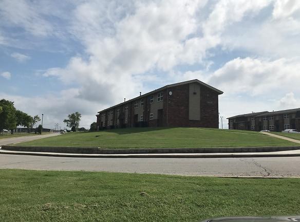 Mohawk Manor Apartments Tulsa, OK - Apartments For Rent