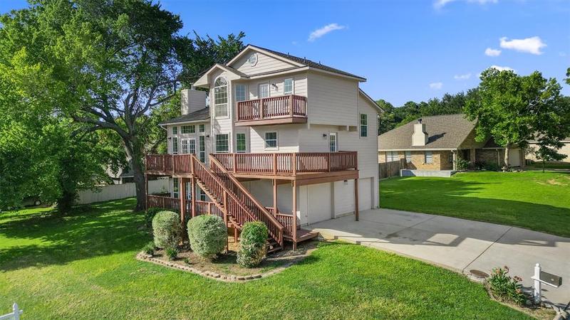 7077 Sandy Cove Ln, Willis, TX 77318 for Sale