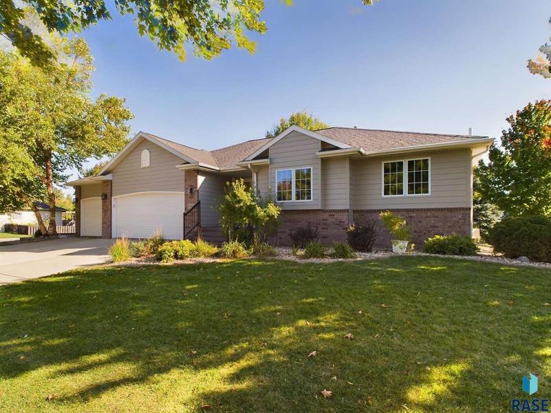 6400 S Audie Dr, Sioux Falls, SD 57108  609672412 for Sale