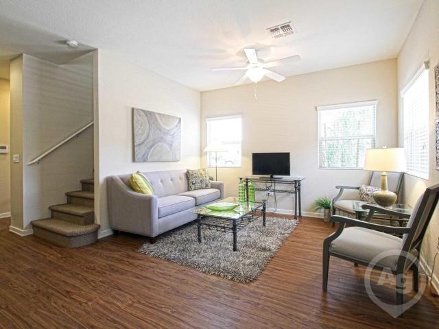 Charming 2 Bedroom 3 Bathroom $1700/mo for Rent