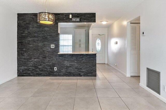 Condo For Rent In Lake Worth, Florida