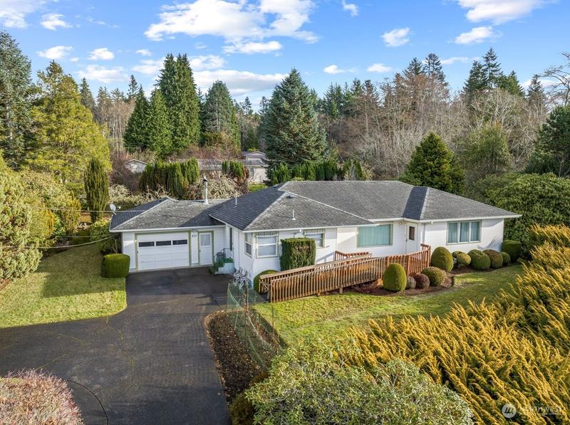 317 E State Route 4, Cathlamet, WA 98612 - MLS 2187109 for Sale