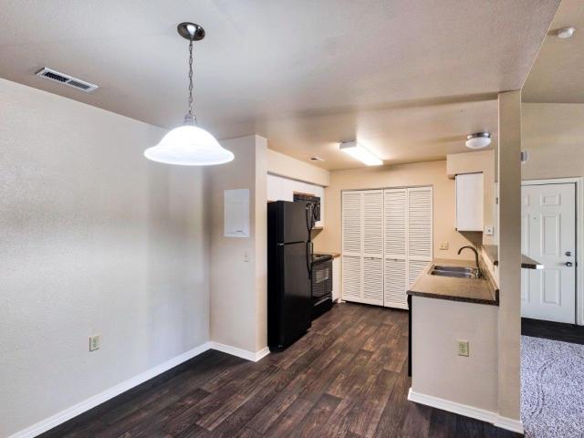 2 Bedroom 1 Bathroom $1450 Per Month for Rent