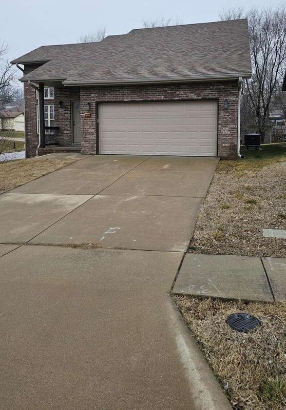 3553 Juniper, Springfield, MO 65804  620990569 for Sale