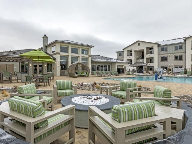 Fantastic 2 BD 2 BA Available Now for Rent