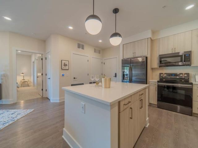 Perfect 2 BD 2 BA Available Now for Rent