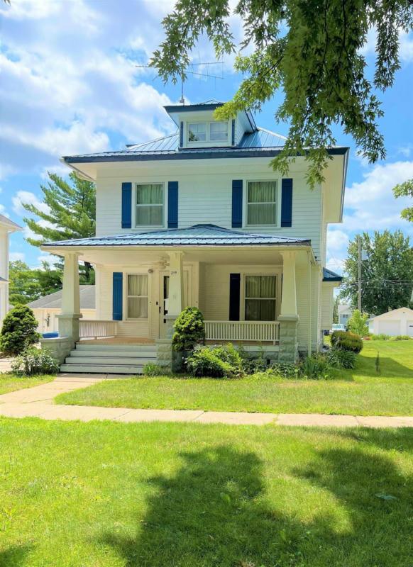 219 6TH AVE E, Cresco, IA 52136 Single Family Residence For Sale  MLS# 20233034