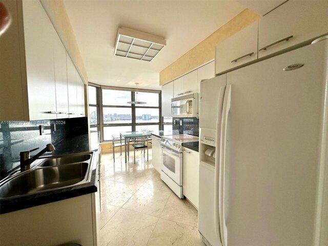 Condo For Sale In Aventura, Florida