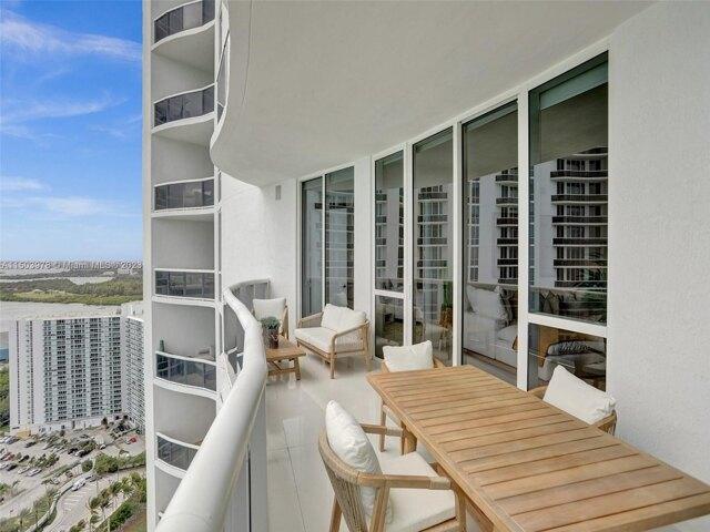 Condo For Rent In Sunny Isles Beach, Florida for Sale