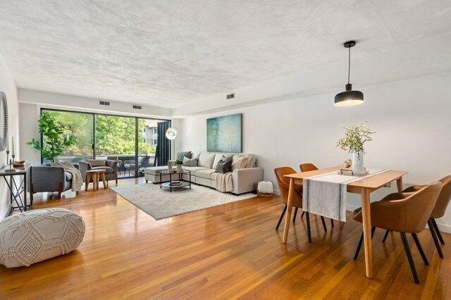 2 Bedroom 1.5 Bath In Brookline MA 02445 for Rent