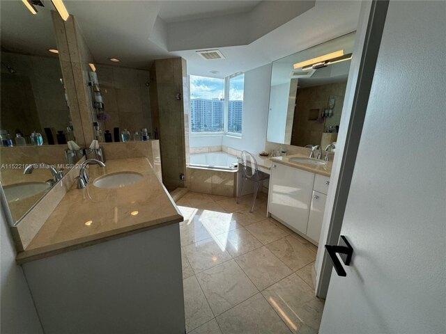 Condo For Sale In Aventura, Florida