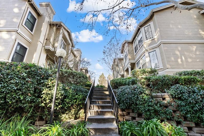 Spacious and Rare Townhome w/2 Suites for Sale