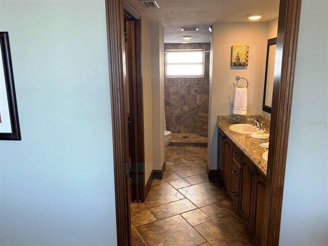 Condo For Sale In Sarasota, Florida