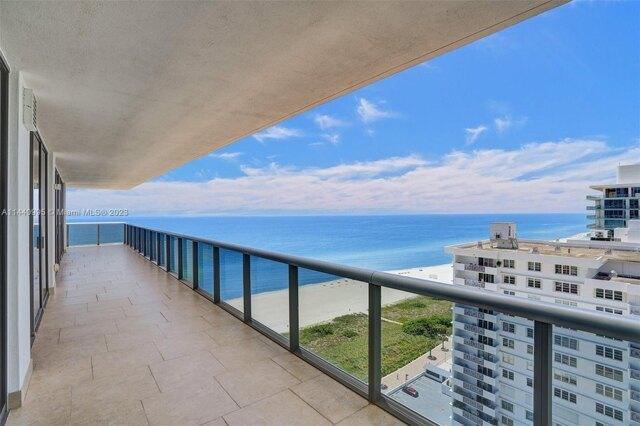 Condo For Rent In Miami Beach, Florida for Sale