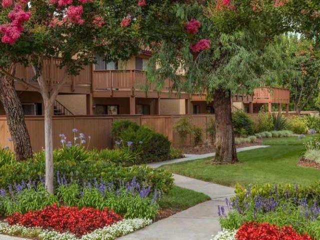 Outstanding 1Bed 1Bath Available Now for Rent
