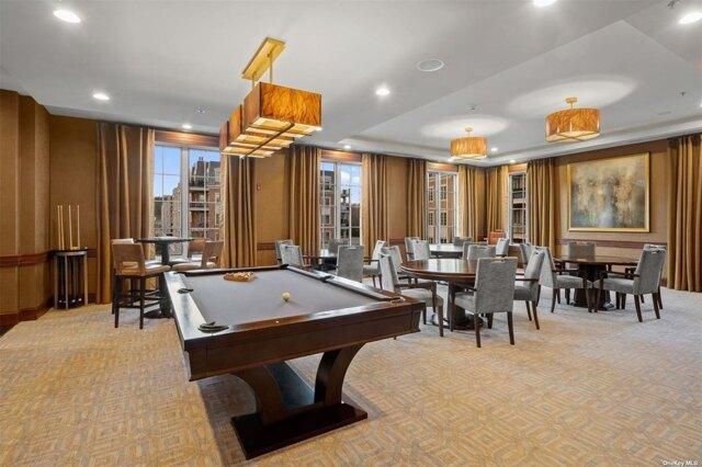 Condo For Sale In North Hills, New York