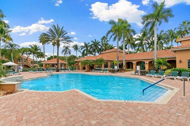 Condo For Sale In Naples, Florida