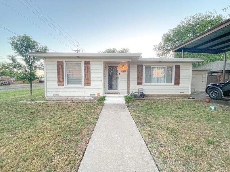 101 Mel St, Winters, TX 79567 for Sale