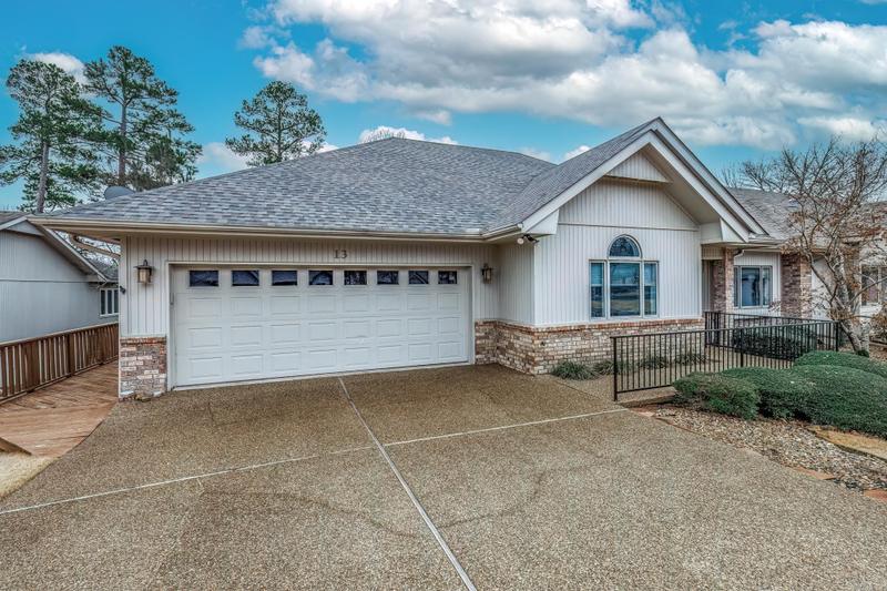Hot Springs Vill. 3BR 2BA, Charming single-story Townhouse for Sale