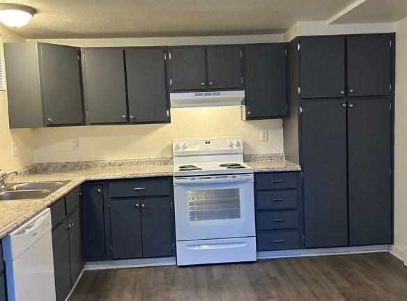 1324 7th St Greeley, CO 80631 - Home For Rent