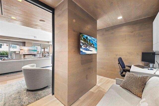 Condo For Sale In Miami Beach, Florida
