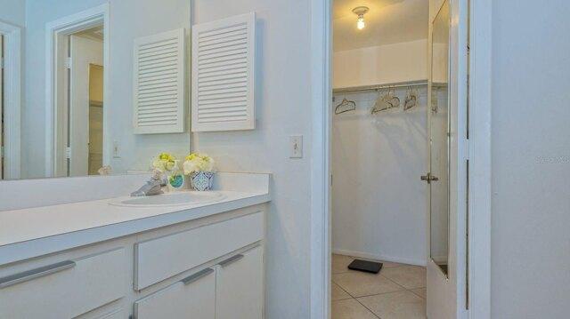 Condo For Sale In Longboat Key, Florida