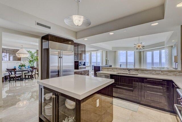 Condo For Sale In Riviera Beach, Florida