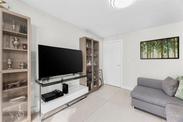 Condo For Sale In Miami Beach, Florida