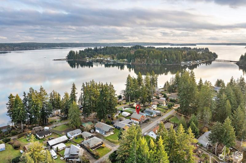 361 E Treasure Island Dr, Allyn, WA 98524 - MLS 2185028 for Sale