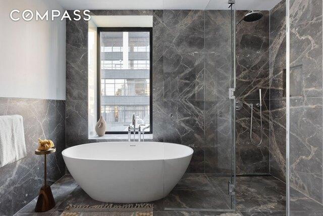 Condo For Sale In Manhattan, New York