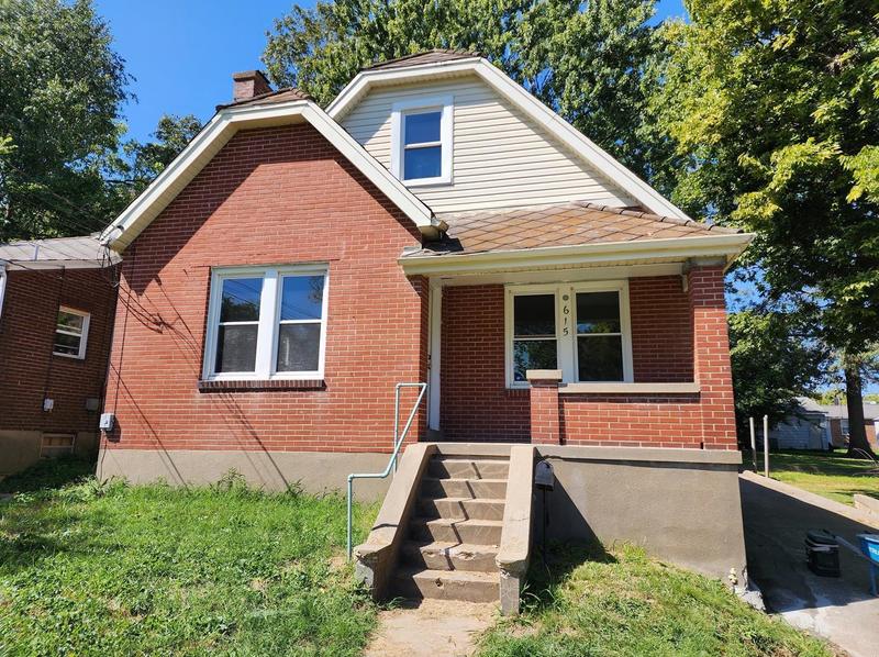 615 S Park Ave, Cape Girardeau, MO 63703 - MLS 23056392 for Sale
