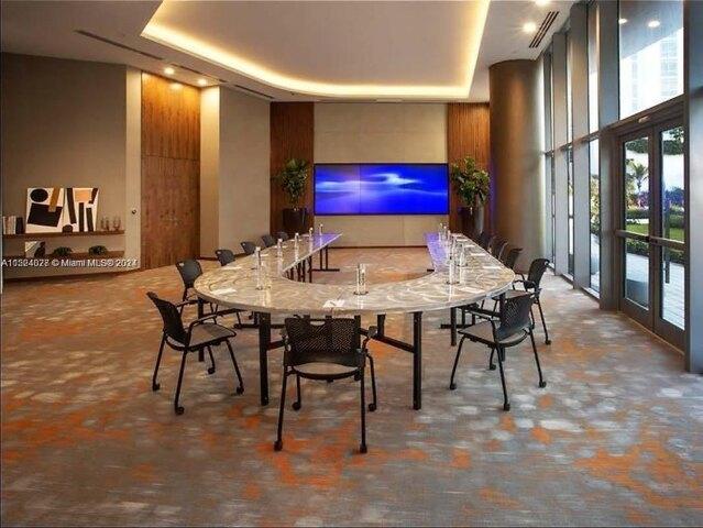 Condo For Sale In Hollywood, Florida