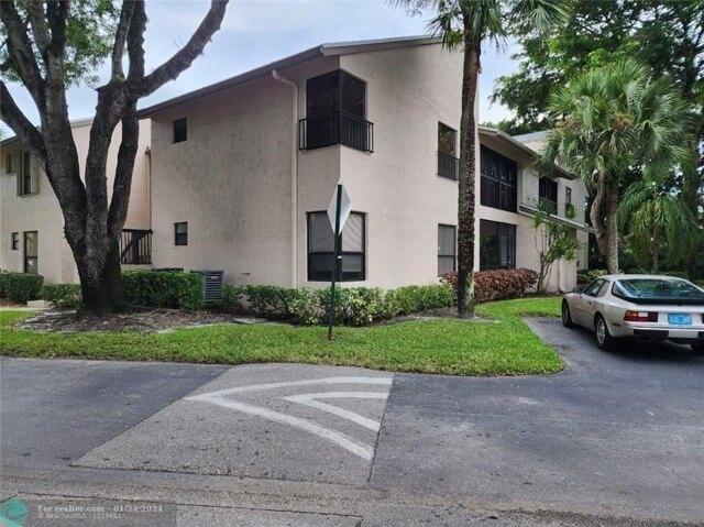 Condo For Sale In Coconut Creek, Florida