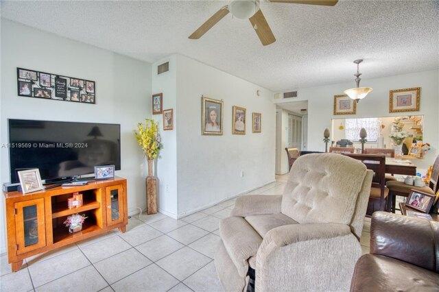 Condo For Sale In Pembroke Pines, Florida