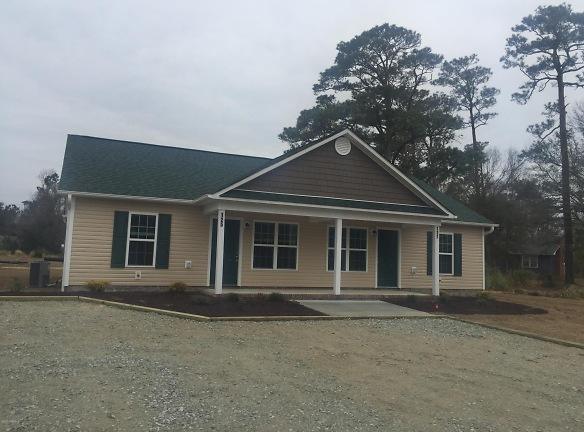 123 Oyster Ln Hubert, NC 28539 - Home For Rent