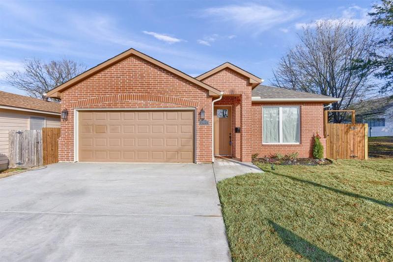 207 W Wilson Ave, Sherman, TX 75090 for Sale