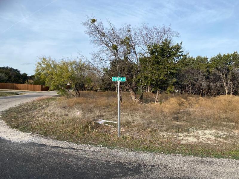 4013 Ponca Dr, Granbury, TX 76048 for Sale