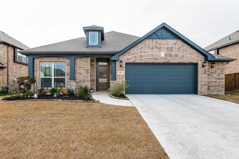 1012 Timber Ridge Dr, Justin, TX 76247 for Sale