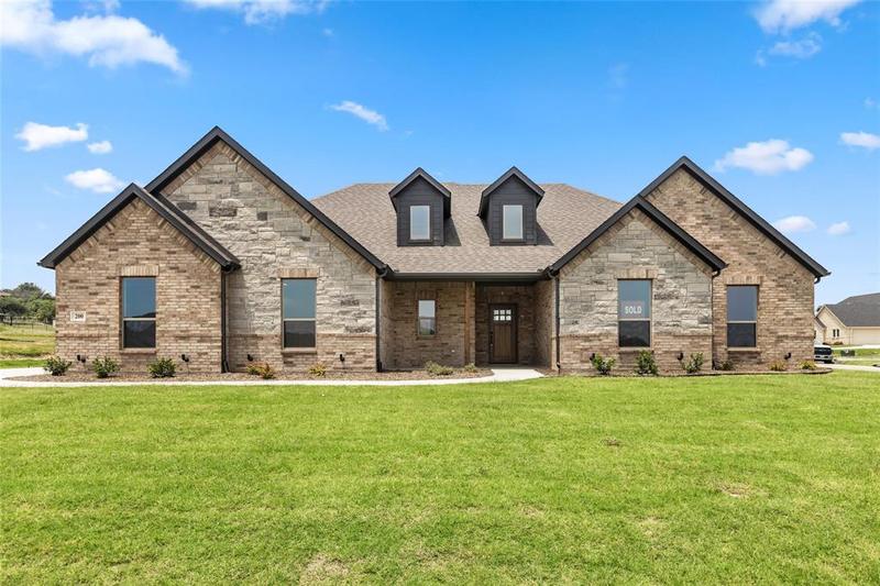 200 Ash Ct, Weatherford, TX 76085 for Sale