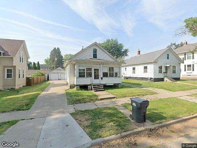 14Th, CLINTON, IA 52732  599493430 for Sale