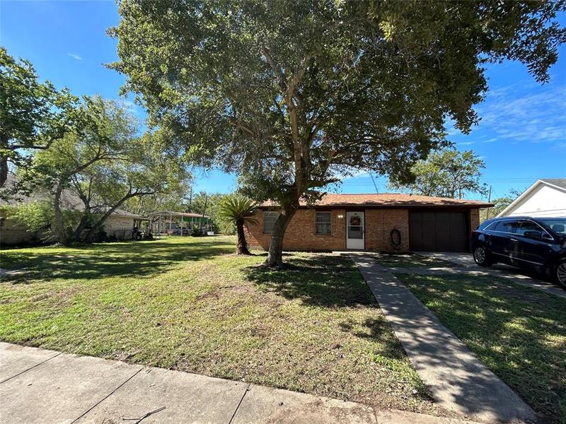 1913 Yellowstone St, Freeport, TX 77541 for Sale
